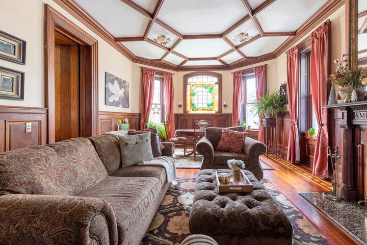 Mt Hope House: Large group historic house by UofR gallery image 4