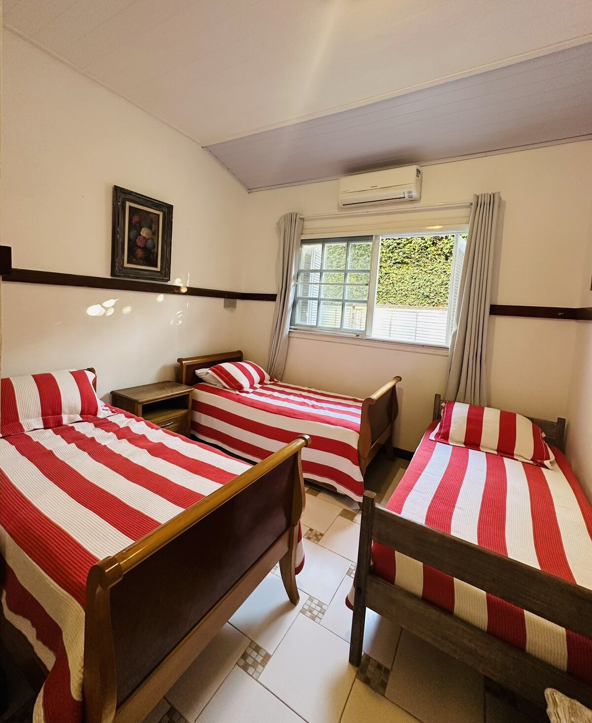 套房4 - 
3张单人床