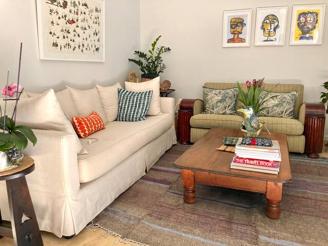 Stunning city home made for easy outdoor living gallery image 4