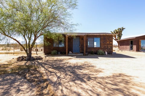 The Joshua Tree Outpost + Hot Tub