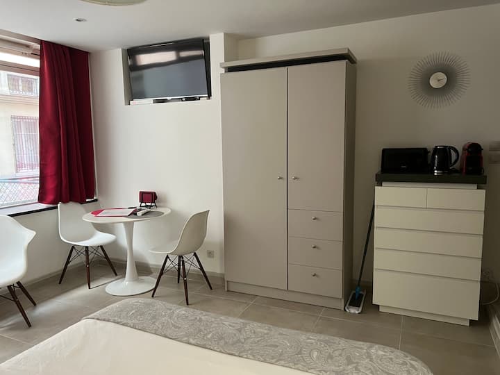 Charming And Pleasant Studio, Ideally Located