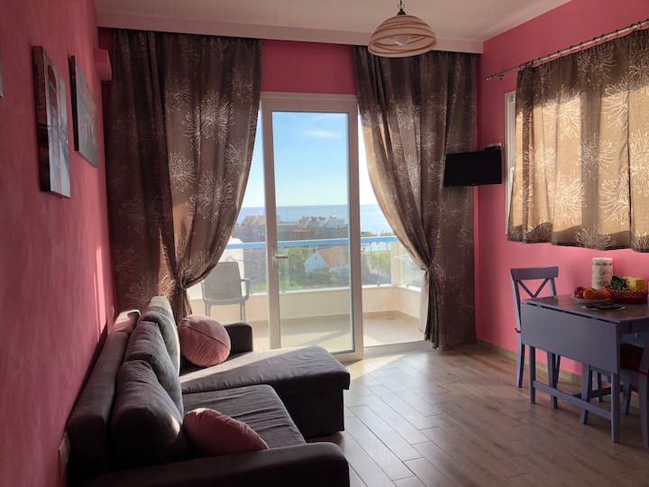 ¡Salón de cocina! ¡Cuenta con todo lo que necesitas para cocinar!