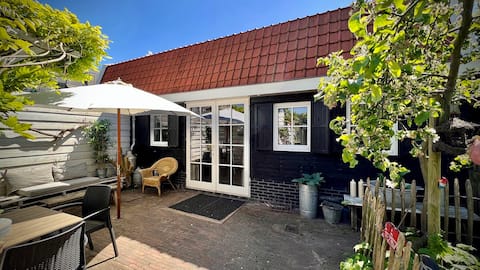 Joans B&B (25 min from centre of Amsterdam)