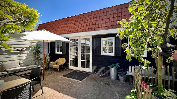 Joans B&B (25 min from centre of Amsterdam)