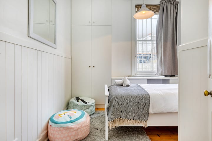 Tercer dormitorio con cama individual