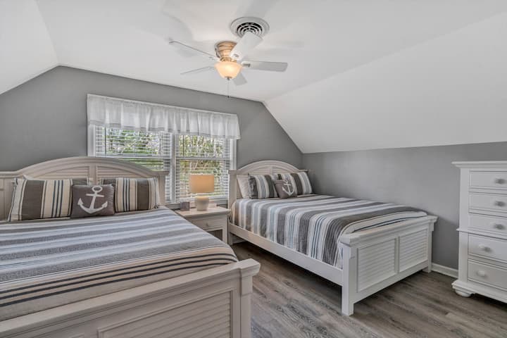 Dormitorio doble Queen en la planta superior.