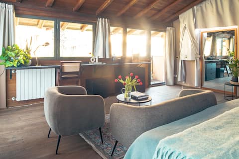 Annuncio Airbnb popolare: Romantic Cottage Attic · Lake Maggiore · Arona a Arona