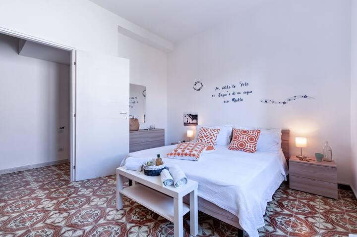 Dormitorio 1 (cama doble más cama individual para huéspedes adicionales)