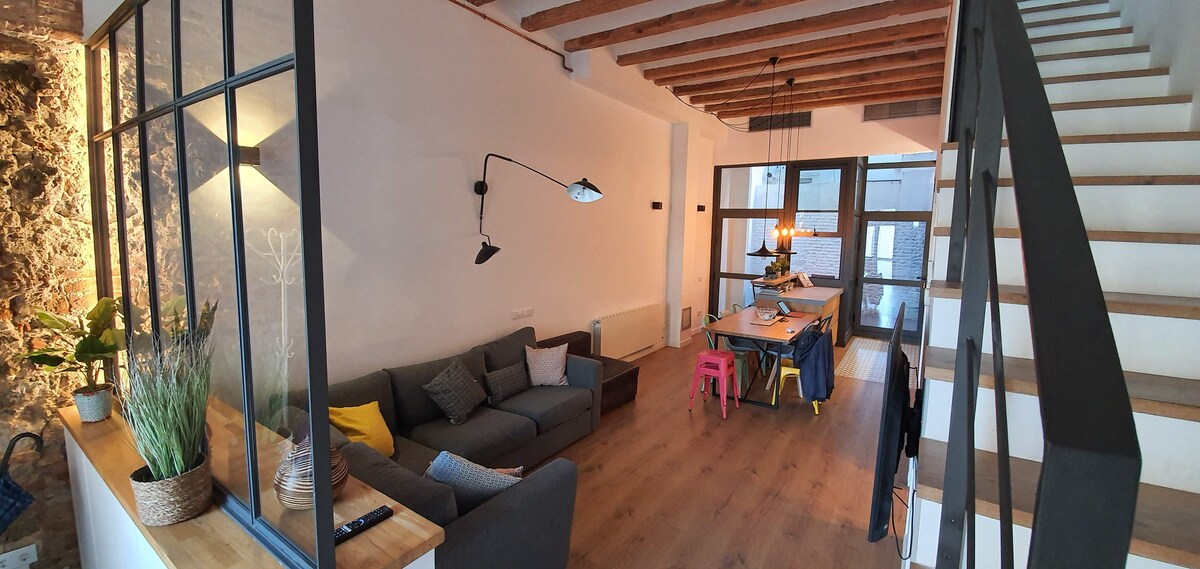 Top Airbnb: Triplex house recently renovated - 150sq. meters en Barcelona