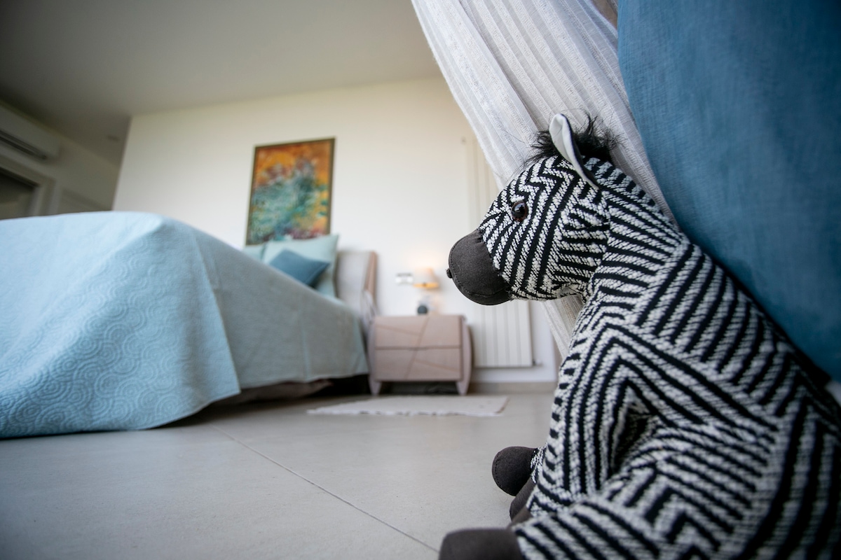 ห้องนอนใหญ่ - วิวจากคุณม้าลาย!