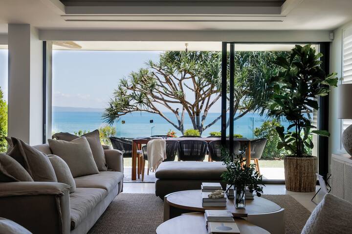 Noosa Court 4: Beachfront Bliss