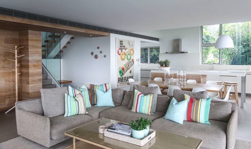 Hastings Park 6: Luxury Penthouse, Private Pool gallery image 4