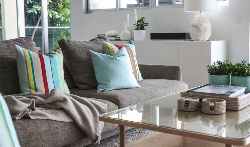 Hastings Park 6: Luxury Penthouse, Private Pool gallery image 5