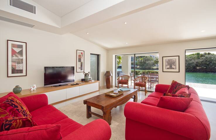 Canalfront Retreat: Private Jetty & Pool gallery image 5