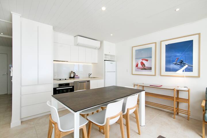 Fairshore 15: Noosa Main Beach Stay gallery image 2