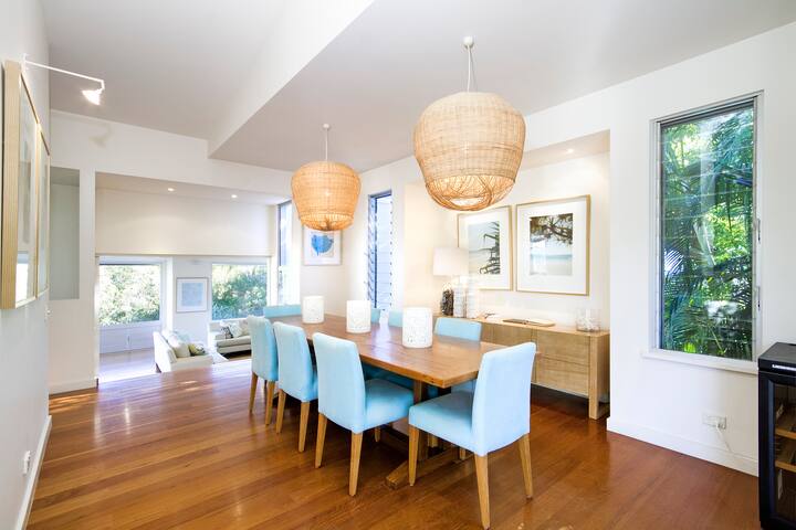 On The Deck at Sunshine Beach gallery image 3