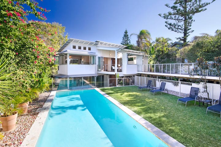 On The Deck at Sunshine Beach