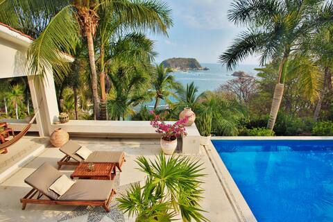Beach Villa! Pool, SunDeck, Private B3ACH! AC Wifi