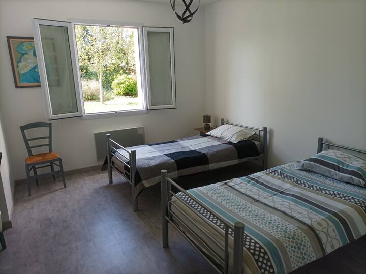 chambreư de Ré
2 lits 90x190 cm
