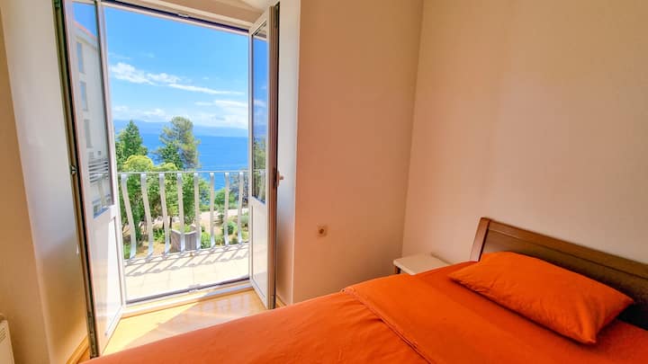 Seaside apartment 200m to the beach Opatija,Lovran