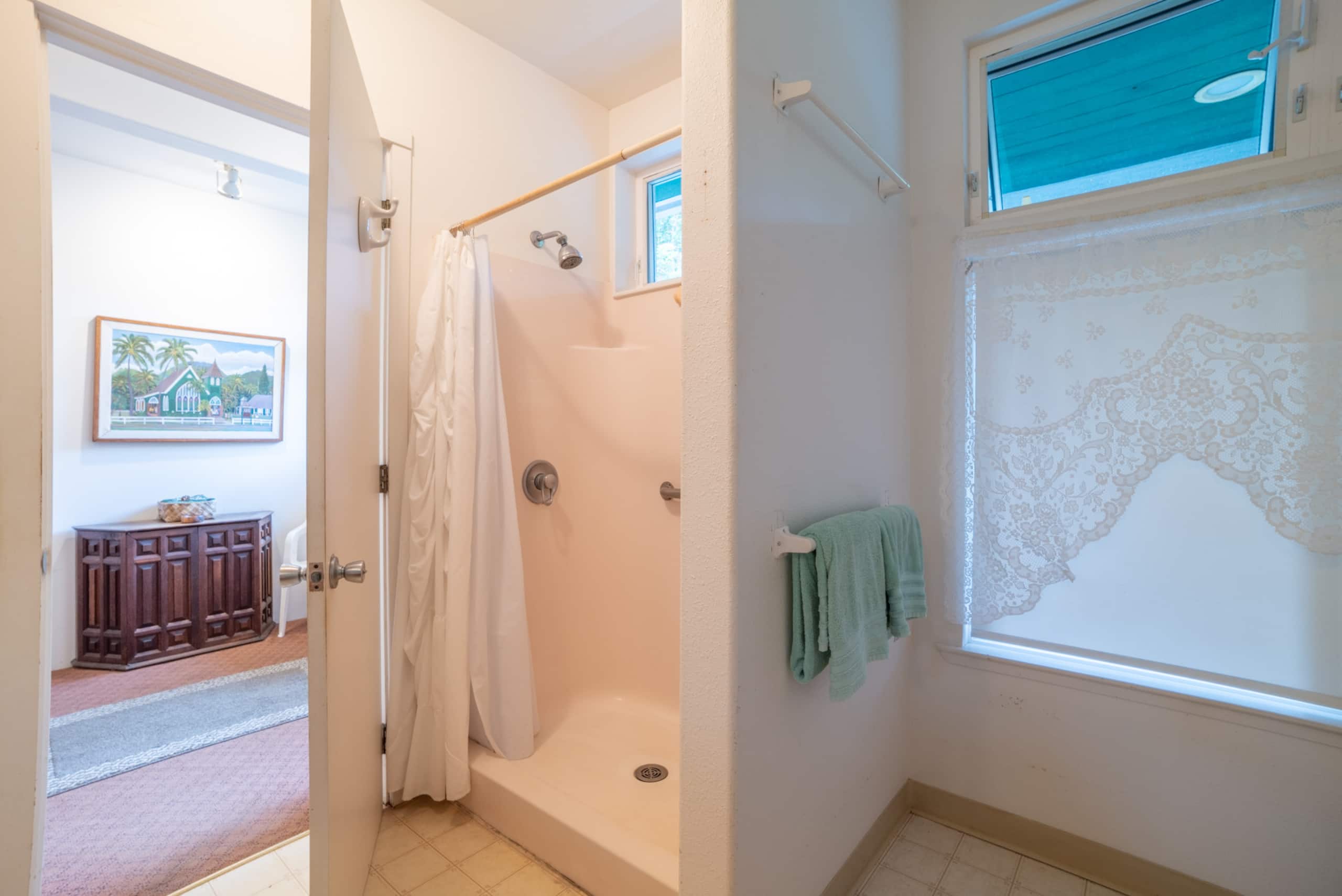 Home in Hanalei · ★4.93 · 1 bedroom · 1 bed · 1 bath - Image 8
