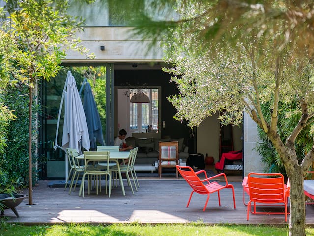 Superbe maison cosy piscine jardin cheminée gallery image 5