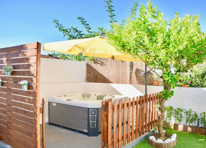 Porto Garden Villas | Large groups (w/Jacuzzi) gallery image 4