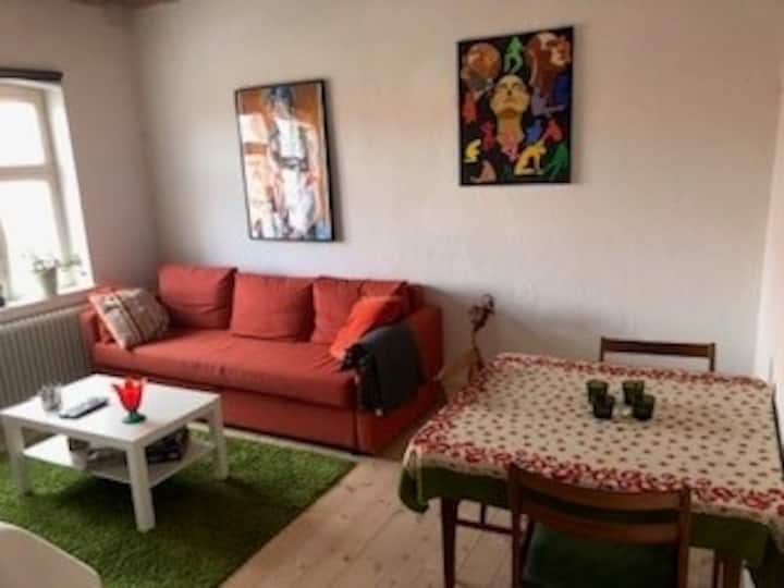 Mysigt Hus Byggt 1901 I Gamla Limhamn Vid Havet. - Malmö