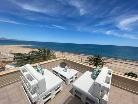 Anuncio de Airbnb popular: El Sueño - Frontline penthouse - Marenia's Dream en Dénia