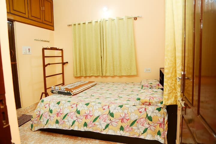 Chumba cha kulala 1 (Kitanda cha ukubwa wa King)