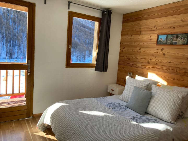 საძინებელი 1