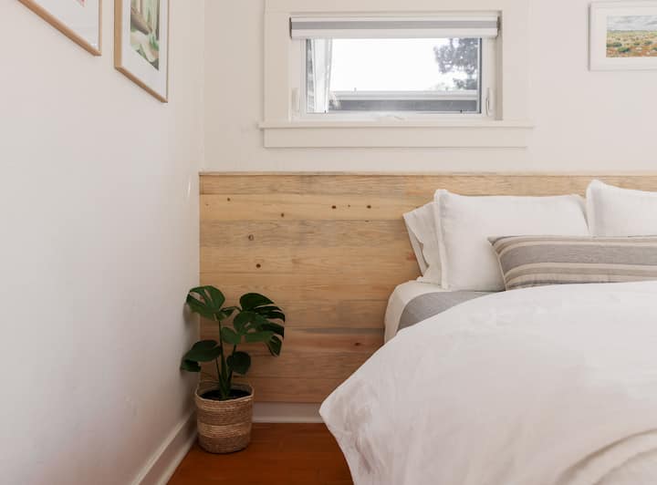 მე-2 საძინებელი - საწოლი 152 × 203 სმ