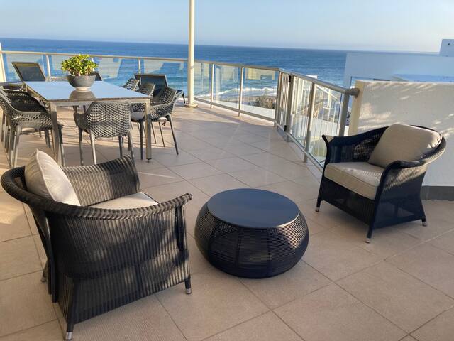 A Luxury Beachfront Penthouse Sunshine Coast Qld gallery image 2