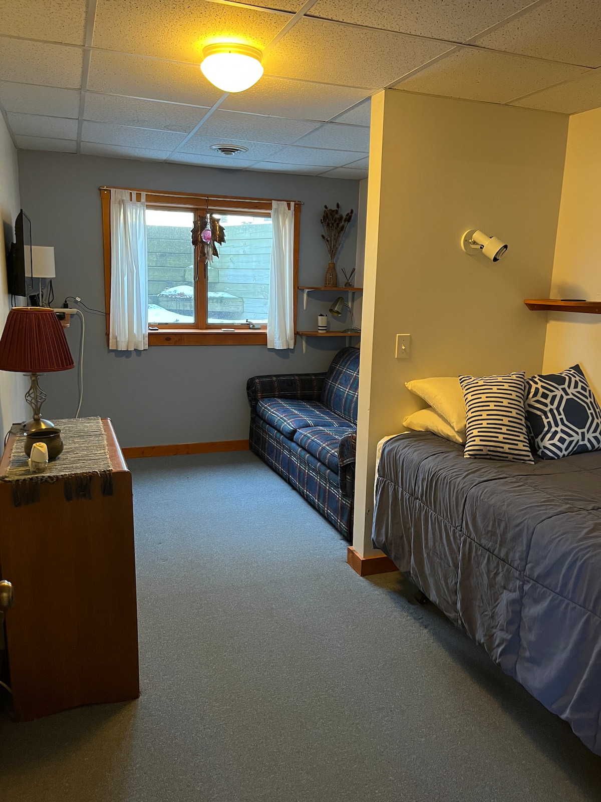 חדר טלוויזיה/ חדר שינה 3 (עם מיטה נסתרת)