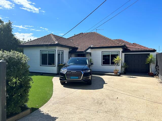 Modern Family home gallery image 3