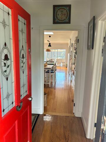 Modern Family home gallery image 4