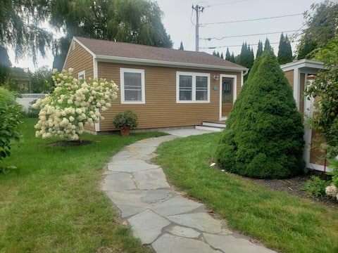 Smith Cottage Higgins Beach