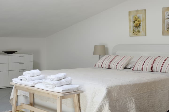 Двойна спалня (с баня)