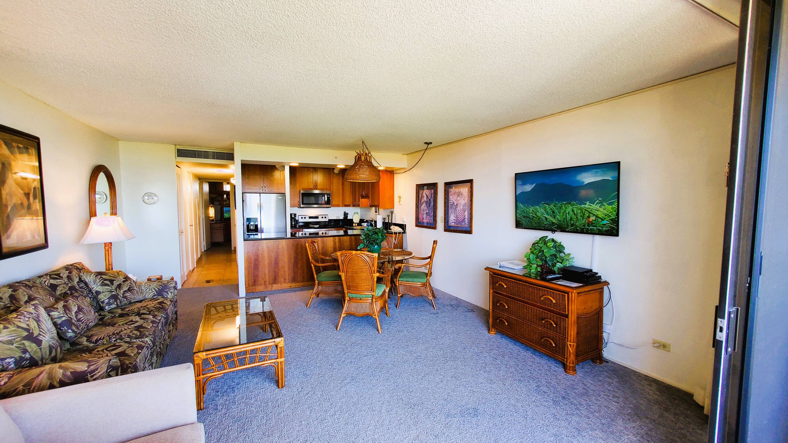 Condo in Lahaina · ★4.75 · 1 bedroom · 2 beds · 1 shared bath - Image 9