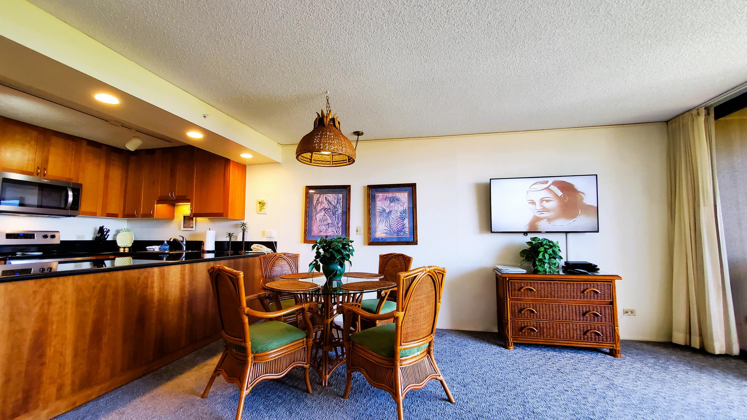 Condo in Lahaina · ★4.75 · 1 bedroom · 2 beds · 1 shared bath - Image 8