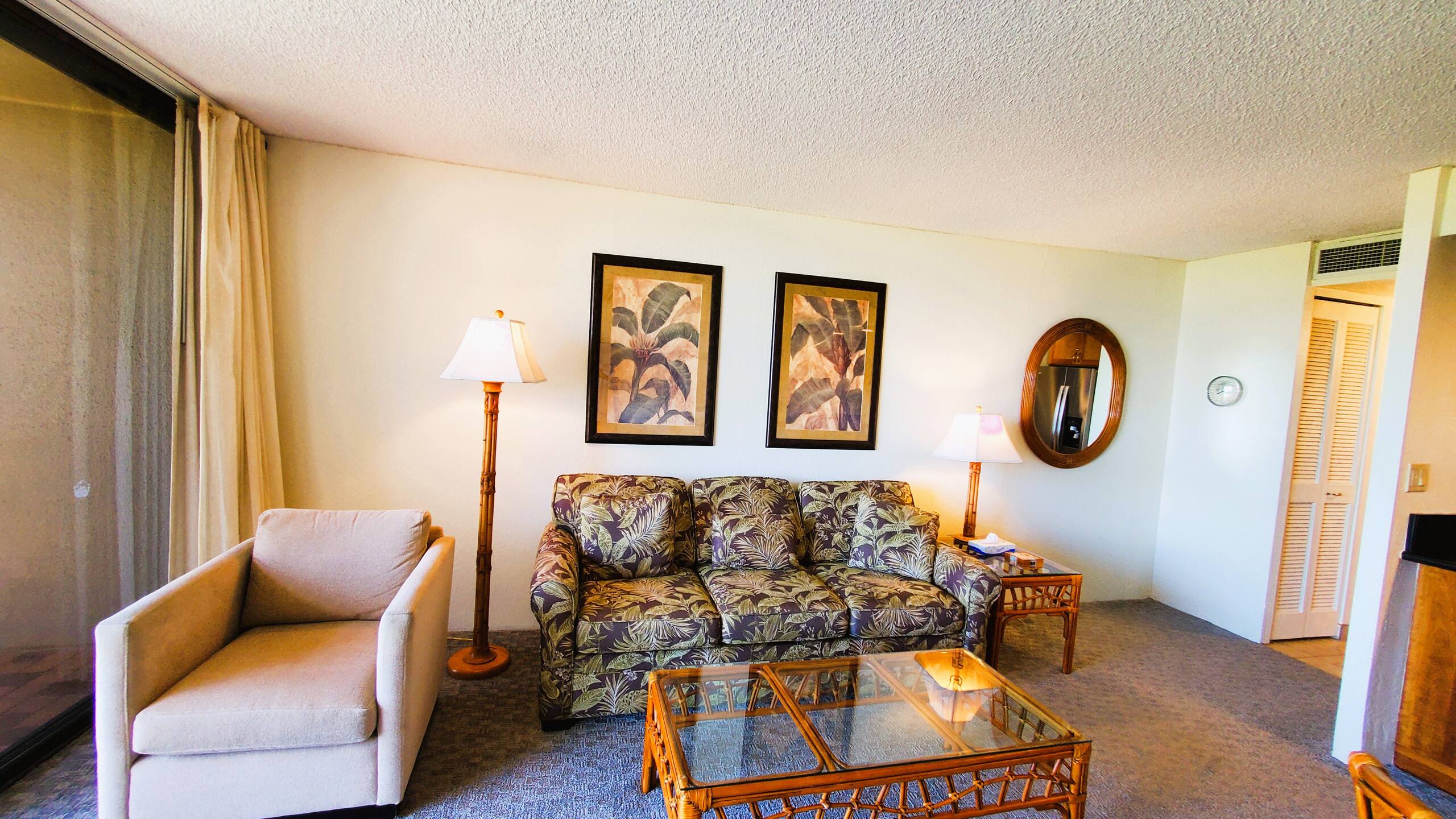 Condo in Lahaina · ★4.75 · 1 bedroom · 2 beds · 1 shared bath - Image 4