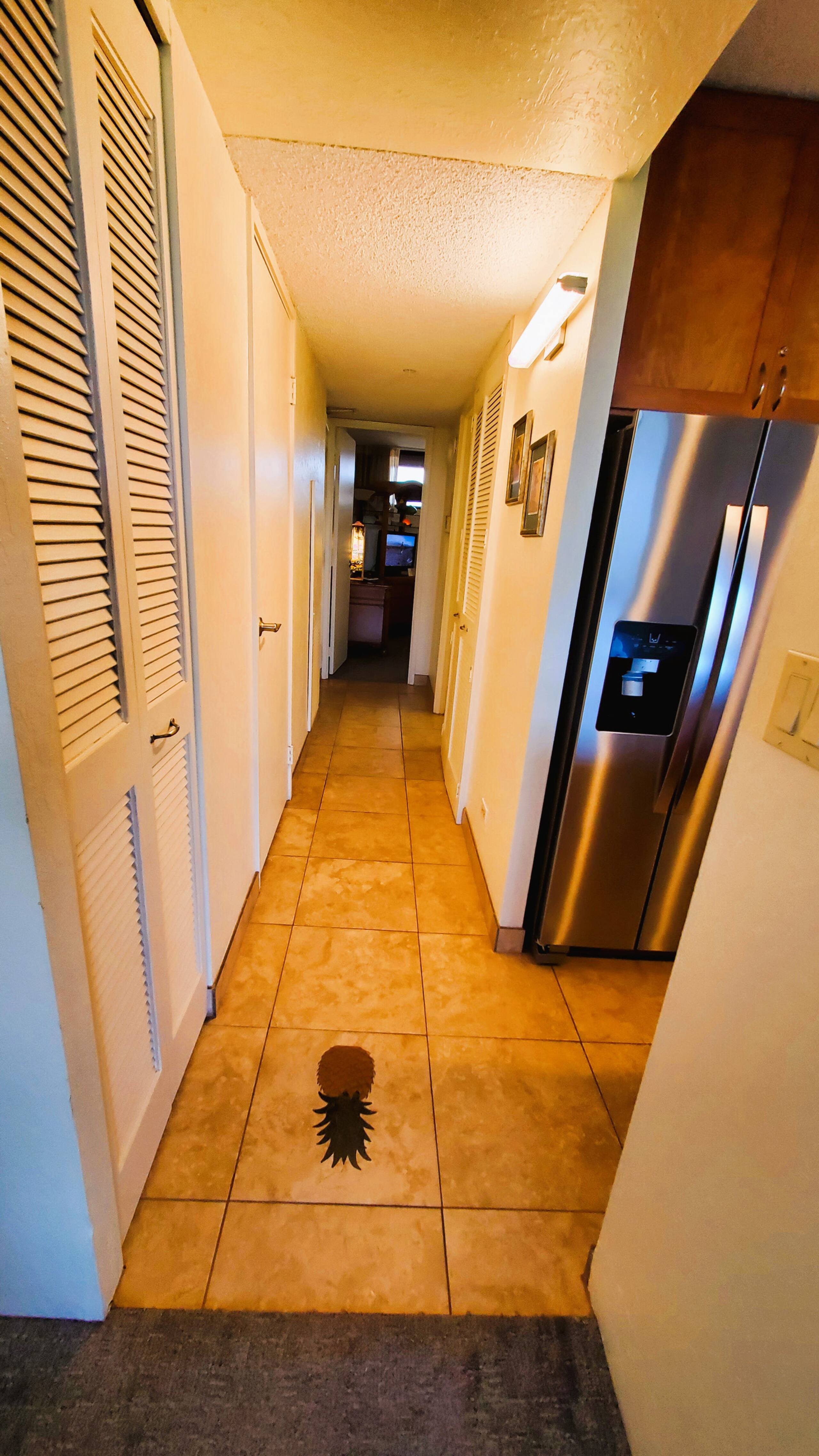 Condo in Lahaina · ★4.75 · 1 bedroom · 2 beds · 1 shared bath - Image 12