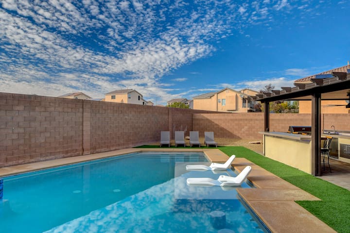 New Resort Style Backyard Near Strip