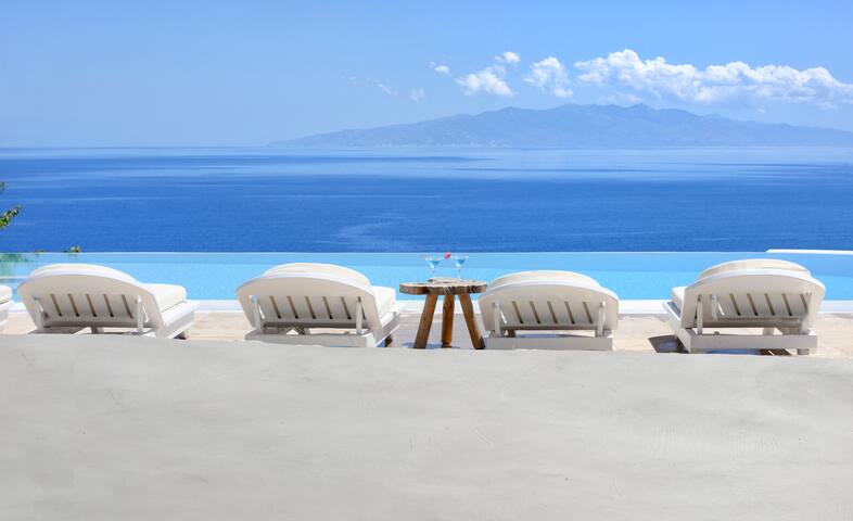 Lia Villas Mykonos PRIVATE & HEATED INFINITY POOL gallery image 4