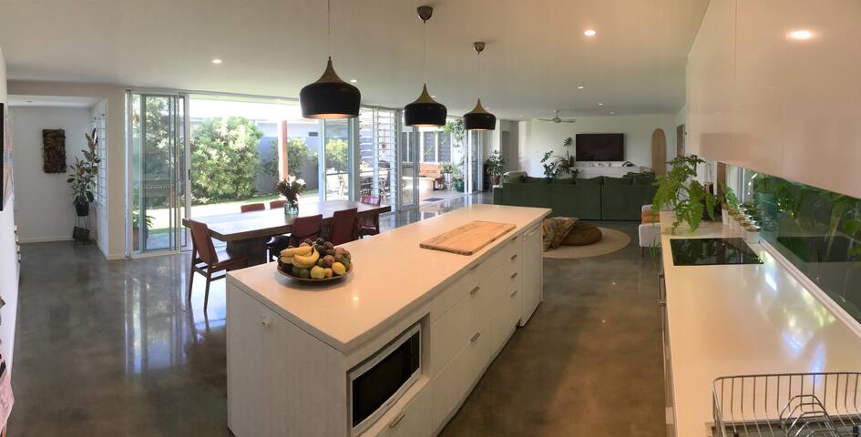 Bayside beach house gallery image 2