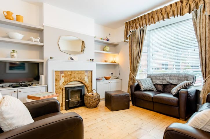 Super location. City Airport Scenic Area