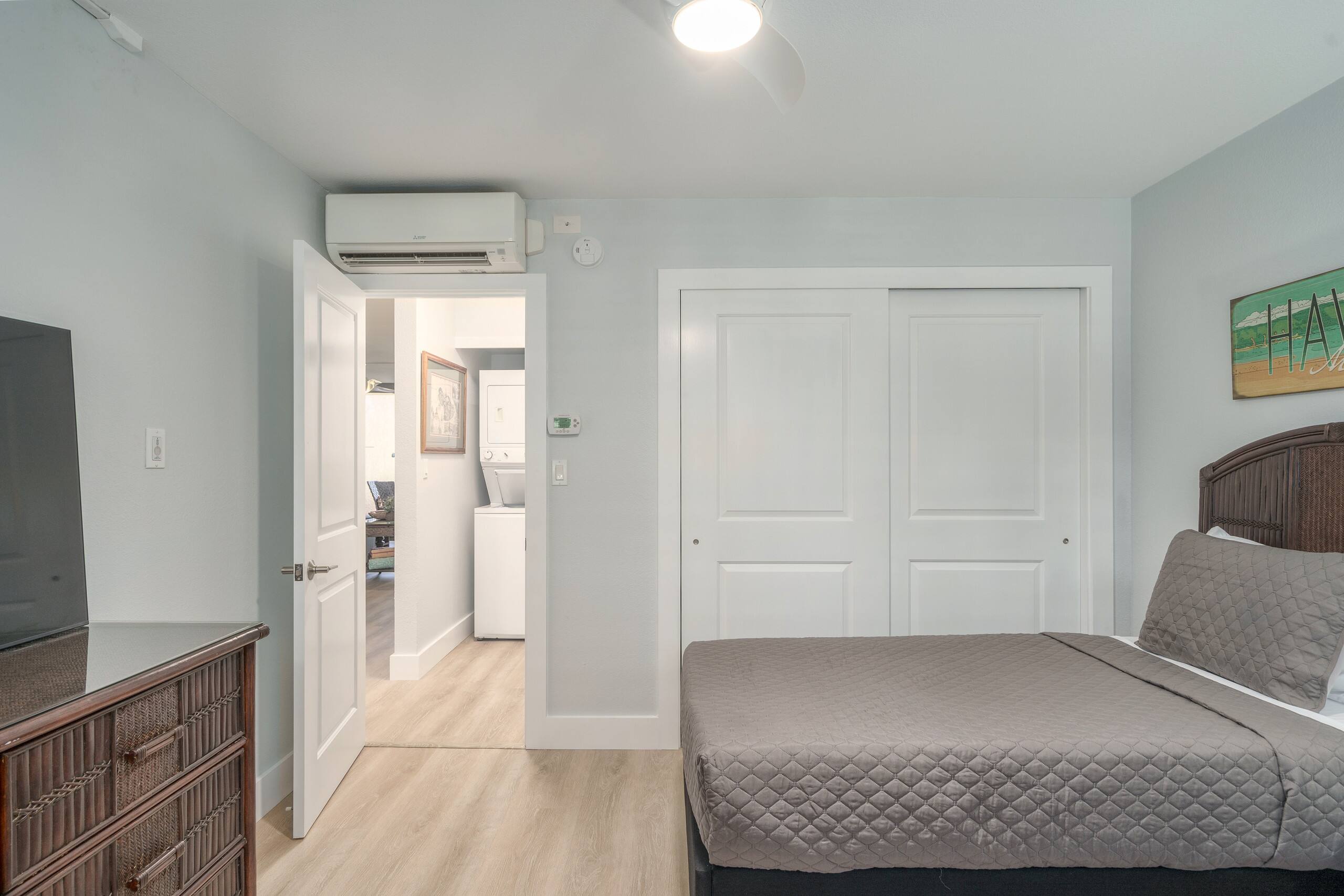 Newly Remodeled-Rare 2 Bedroom Ground Floor-AC - Image 19