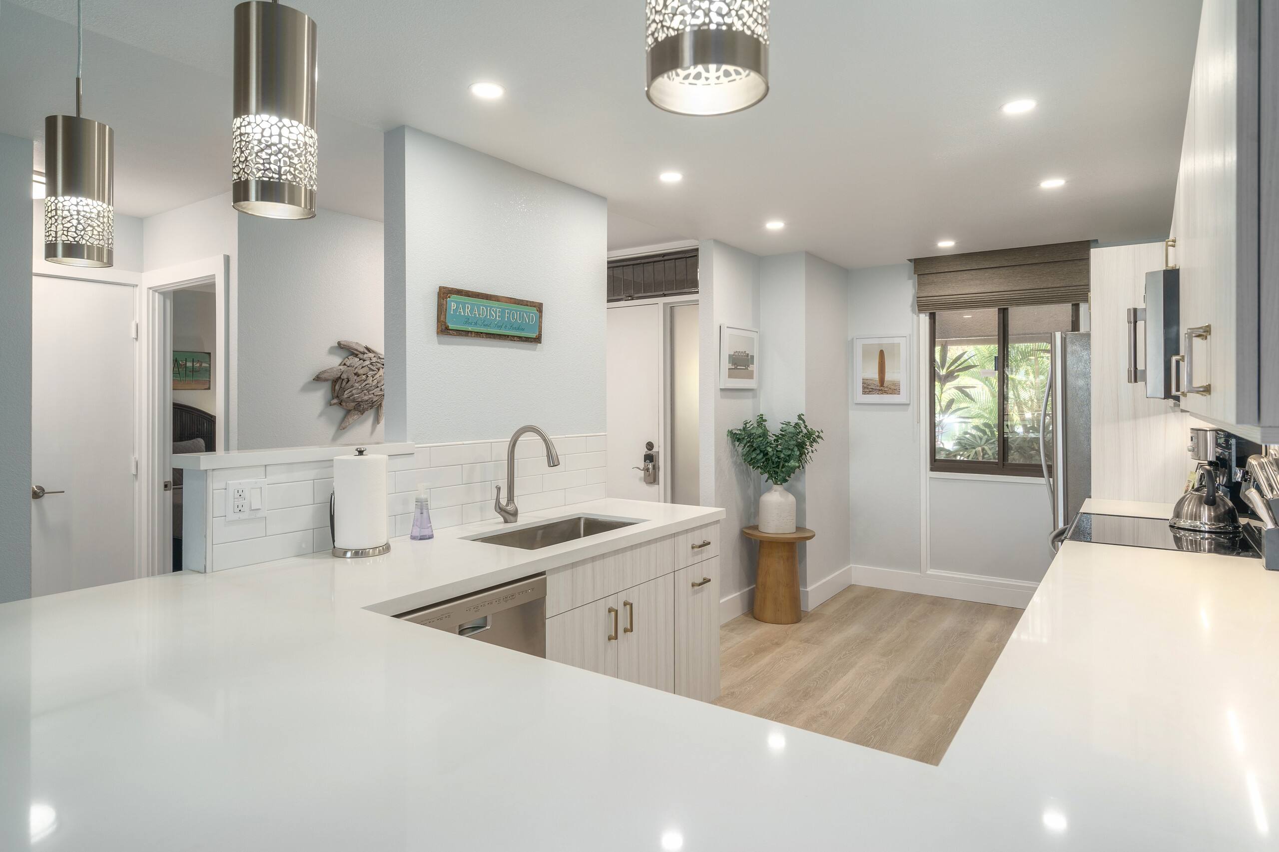 Newly Remodeled-Rare 2 Bedroom Ground Floor-AC - Image 17