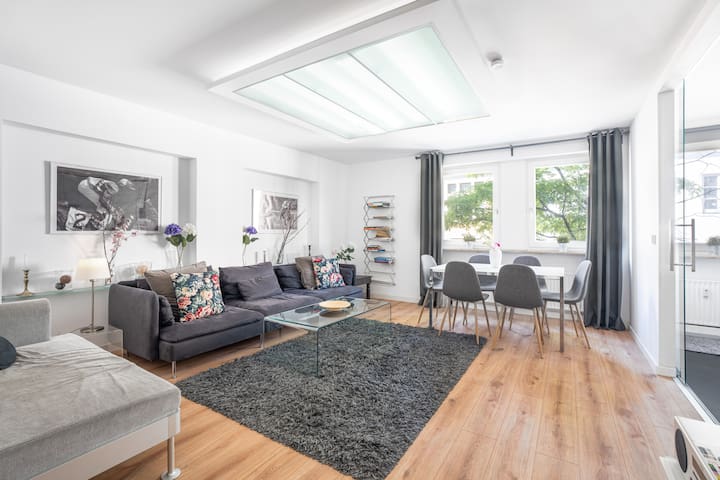 Stylish 4 bedroom apartment close to Marienplatz