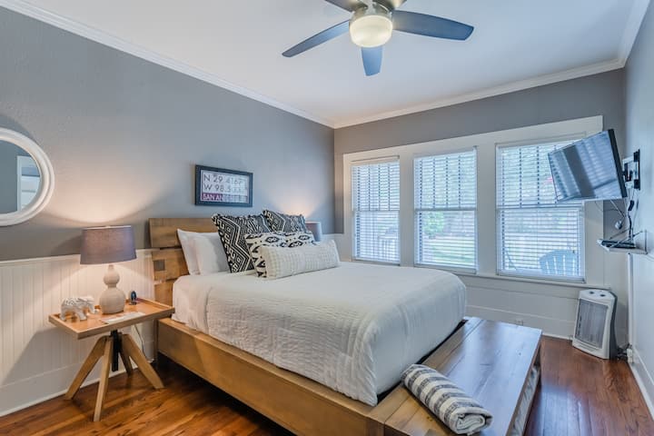 Charming Bungalow Near Riverwalk, Zoo & The Pearl